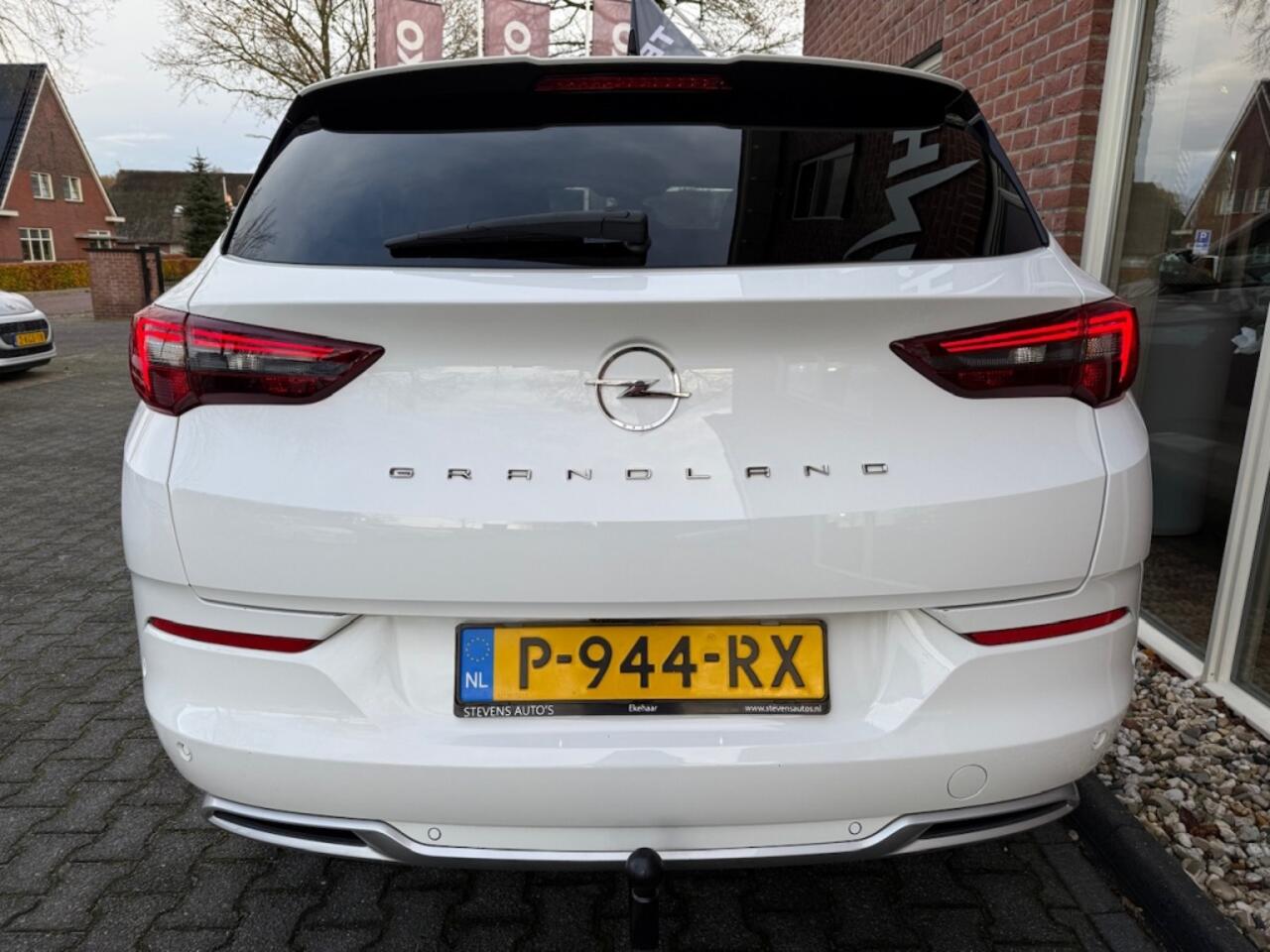 Opel Grandland 1.2 Turbo Bns Eleg 131PK TREKHAAK / STOEL&STUUR VERW. / CAMERA /