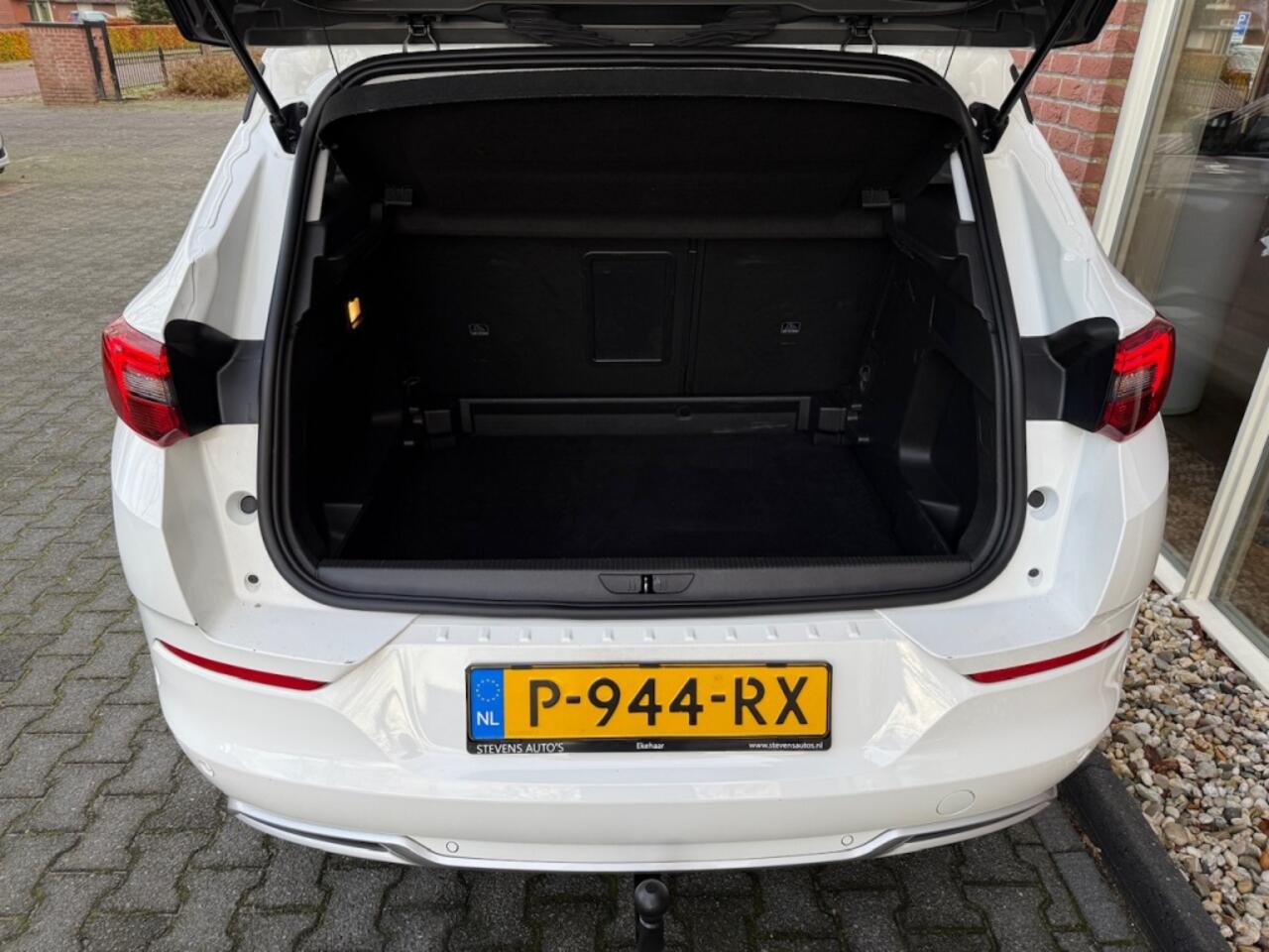 Opel Grandland 1.2 Turbo Bns Eleg 131PK TREKHAAK / STOEL&STUUR VERW. / CAMERA /