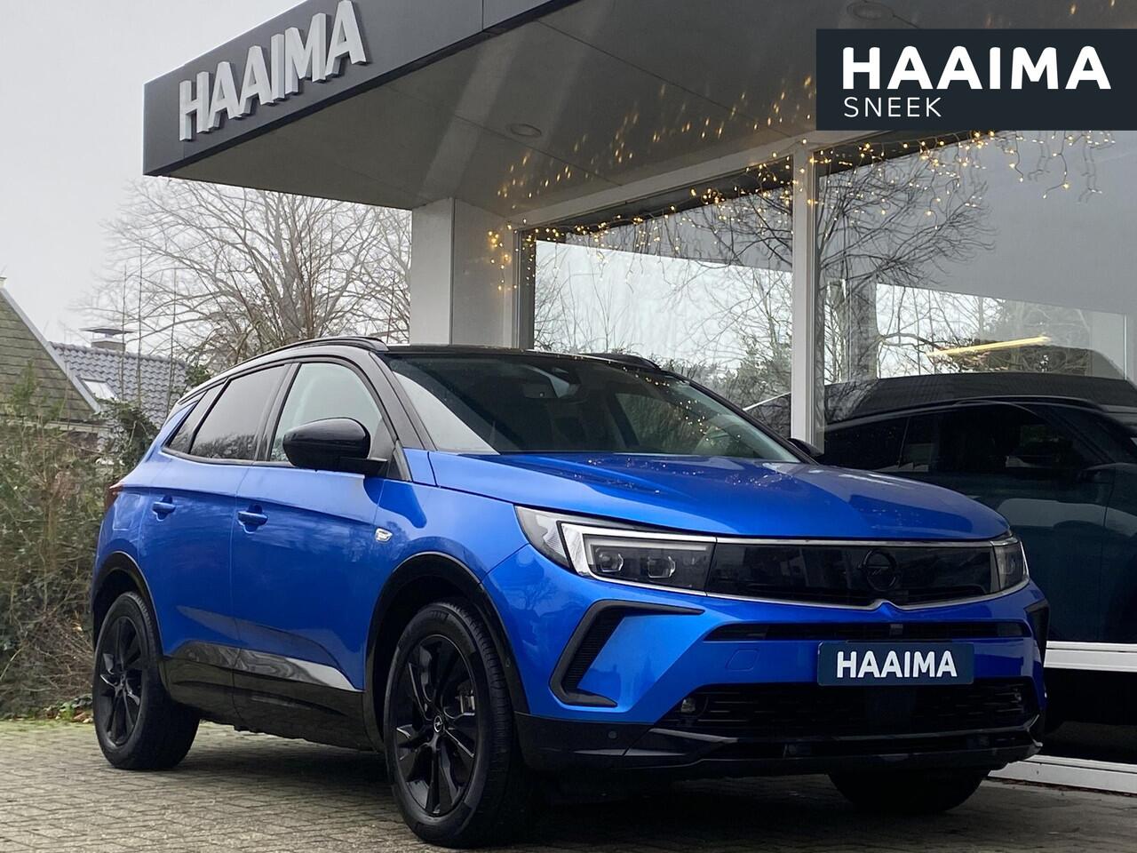 Opel Grandland 1.6 Turbo Plug-In Hybrid GS | AGR Comfortstoelen | Achteruitrijcamera | Parkeersensoren voor en achter | Navigatiesysteem | Voorstoelen verwarmd