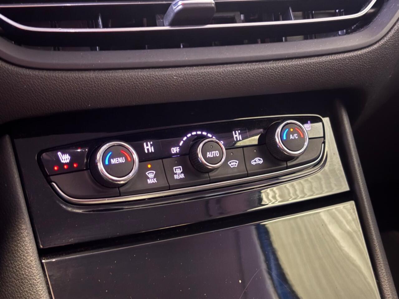 Opel Grandland 1.2 TURBO ULTIMATE+ AUT. 130PK FACELIFT LED NAVI CAMERA CARPLAY WINTER-PAKKET AIRCO