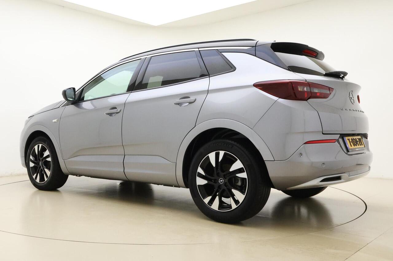 Opel Grandland 1.2 Turbo Ultimate 130 PK | Navigatie | Stoel & Stuurverwarming | Camera | Keyless | Alacantara lederen bekleding | Dakrails | AGR