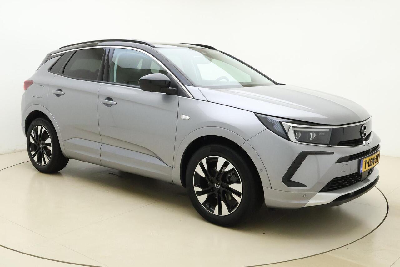 Opel Grandland 1.2 Turbo Ultimate 130 PK | Navigatie | Stoel & Stuurverwarming | Camera | Keyless | Alacantara lederen bekleding | Dakrails | AGR