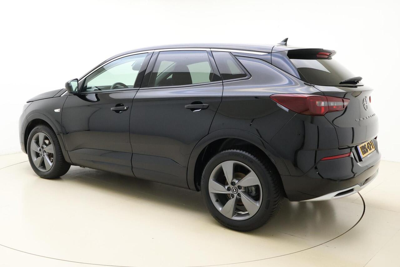 Opel Grandland 1.2 Turbo 130pk GS | Achteruitrijcamera | Climate control | Cruise control | LED verlichting | Navigatie | Privacy glass | Parkeersensoren