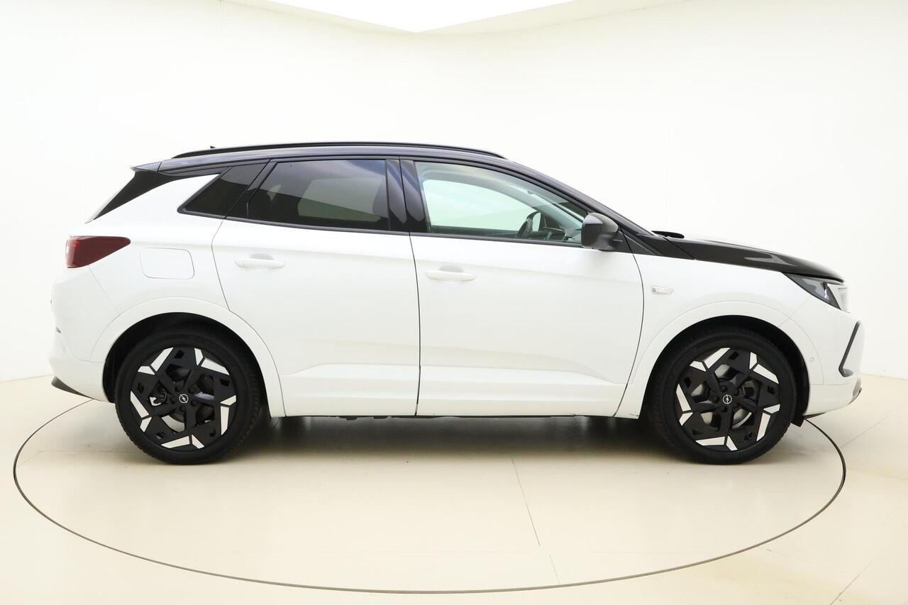 Opel Grandland 1.6 Turbo Plug-In Hybrid 300 pk 4x4 GSe | Adaptive Cruise Control | 360° Camera | Stoelverwarming | Elektrische achterklep | Night Vision | Camera | 19'' LM Velgen
