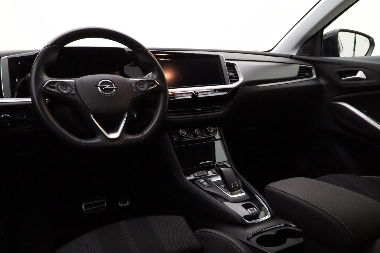 Opel Grandland 1.2 Turbo 130pk Automaat Business Elegance | Navigatie via APP | Climate & Cruise Control | Achteruitrijcamera | Parkeersensoren | LMV |