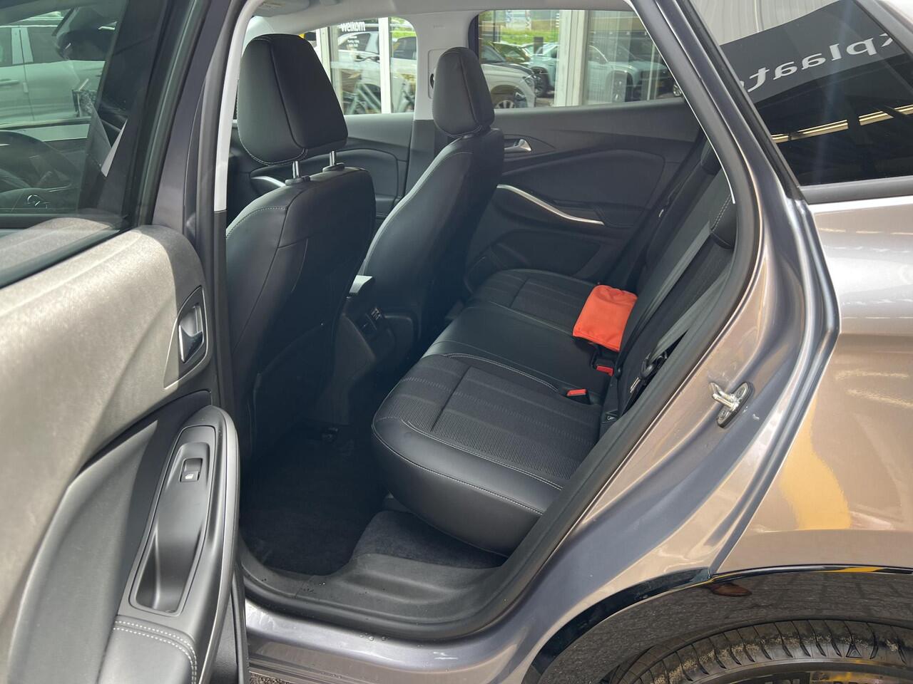 Opel Grandland 1.2 Turbo GS | Rondom zicht camera | Navigatie | Climate Control | DAB | LED | Cruise Control | Lichtmetaal |