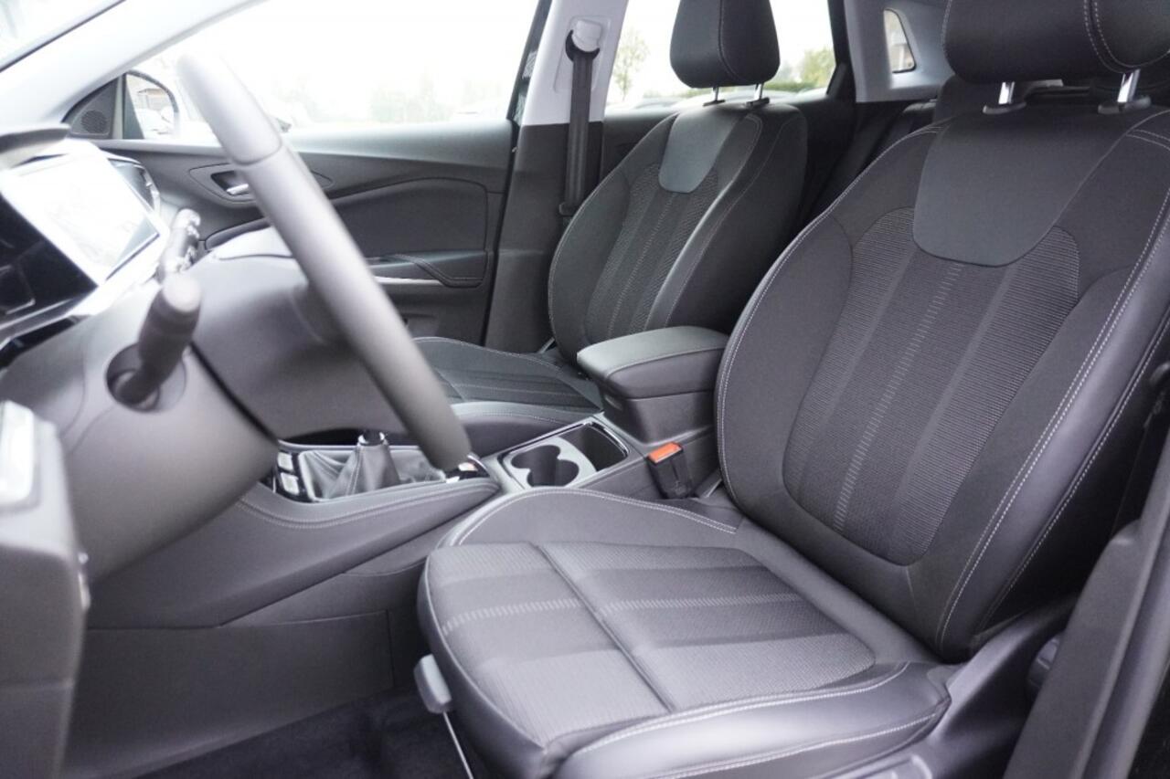 Opel Grandland 1.2 Turbo GS / Camera + PDC / Navi Pro / 18 inch / DAB+