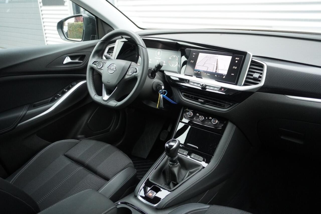 Opel Grandland 1.2 Turbo GS / Camera + PDC / Navi Pro / 18 inch / DAB+