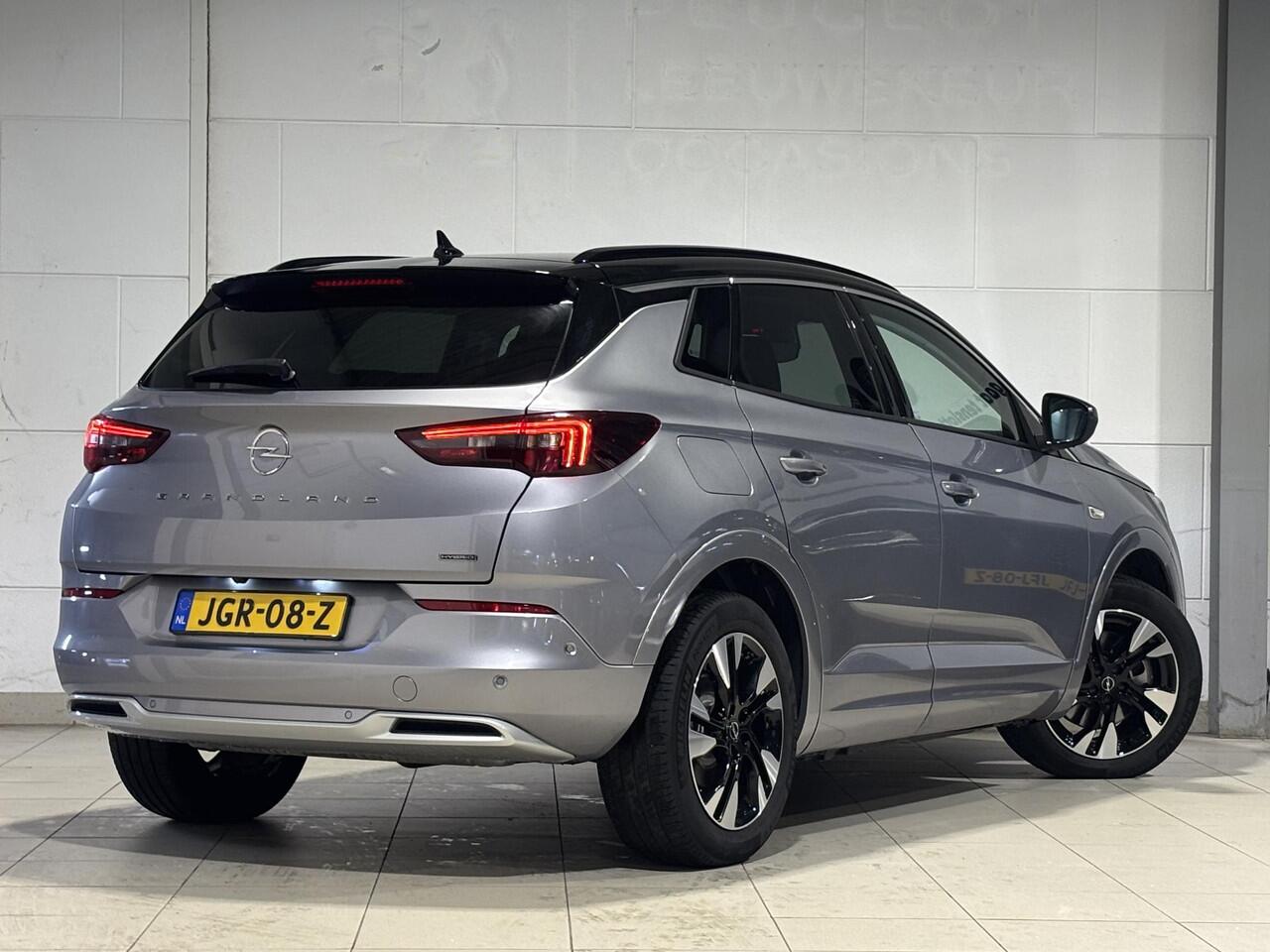 Opel Grandland Ultimate 1.6 HYbrid PHEV 225pk | ALCANTARA | LED PIXEL VERLICHTING | KEYLESS | WINTER PACK | ISOFIX | NAVI PRO |