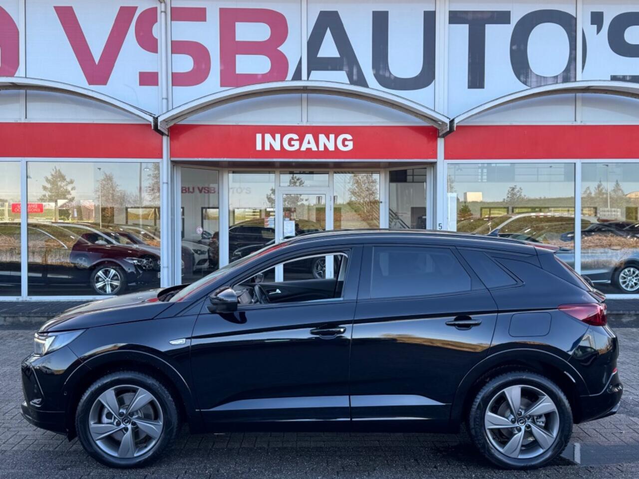 Opel Grandland 1.6 TURBO PLUG-IN HYBRIDE AUT. NAVI CAMERA CARPLAY LED