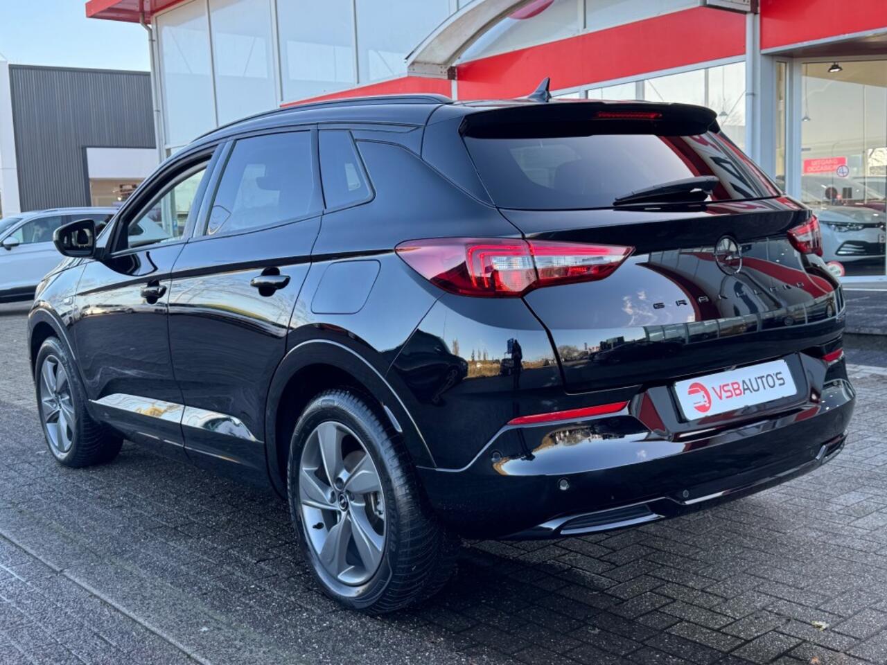 Opel Grandland 1.6 TURBO PLUG-IN HYBRIDE AUT. NAVI CAMERA CARPLAY LED