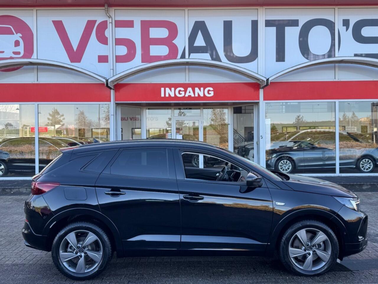 Opel Grandland 1.6 TURBO PLUG-IN HYBRIDE AUT. NAVI CAMERA CARPLAY LED