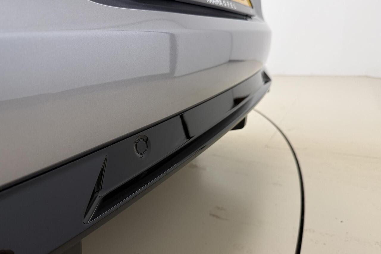 Opel Grandland 1.6 Turbo Plug-In Hybrid 4x4 GSE | 300PK | ECC | Navigatie | Winter Pakket | Parkpilot | Black Pakket | Elektrisch Pakket | 18" LM-Velgen