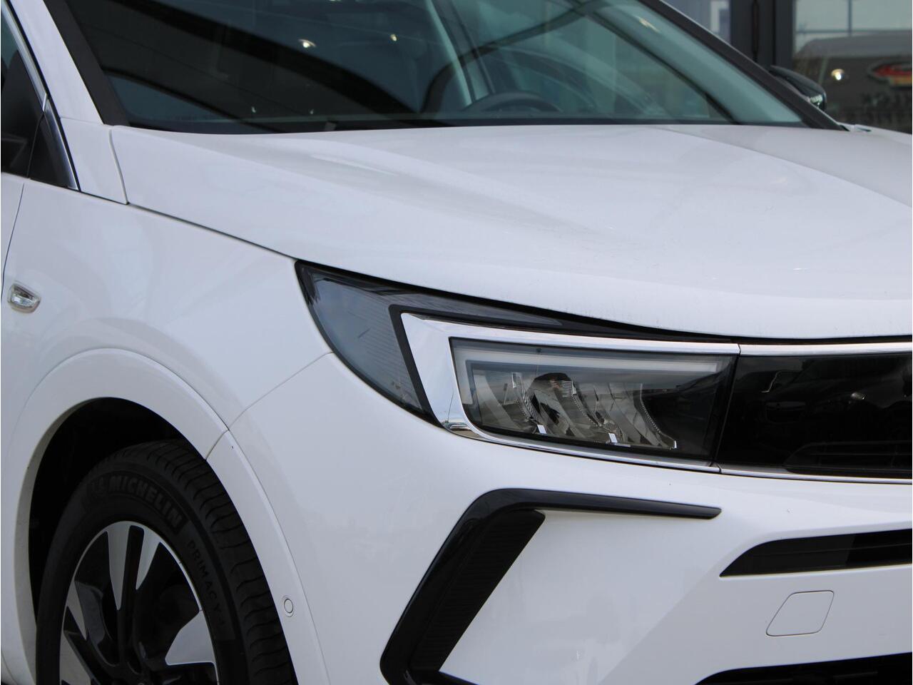 Opel Grandland 1.2 Turbo Business Elegance Automaat | Carplay/ Camera / Climate