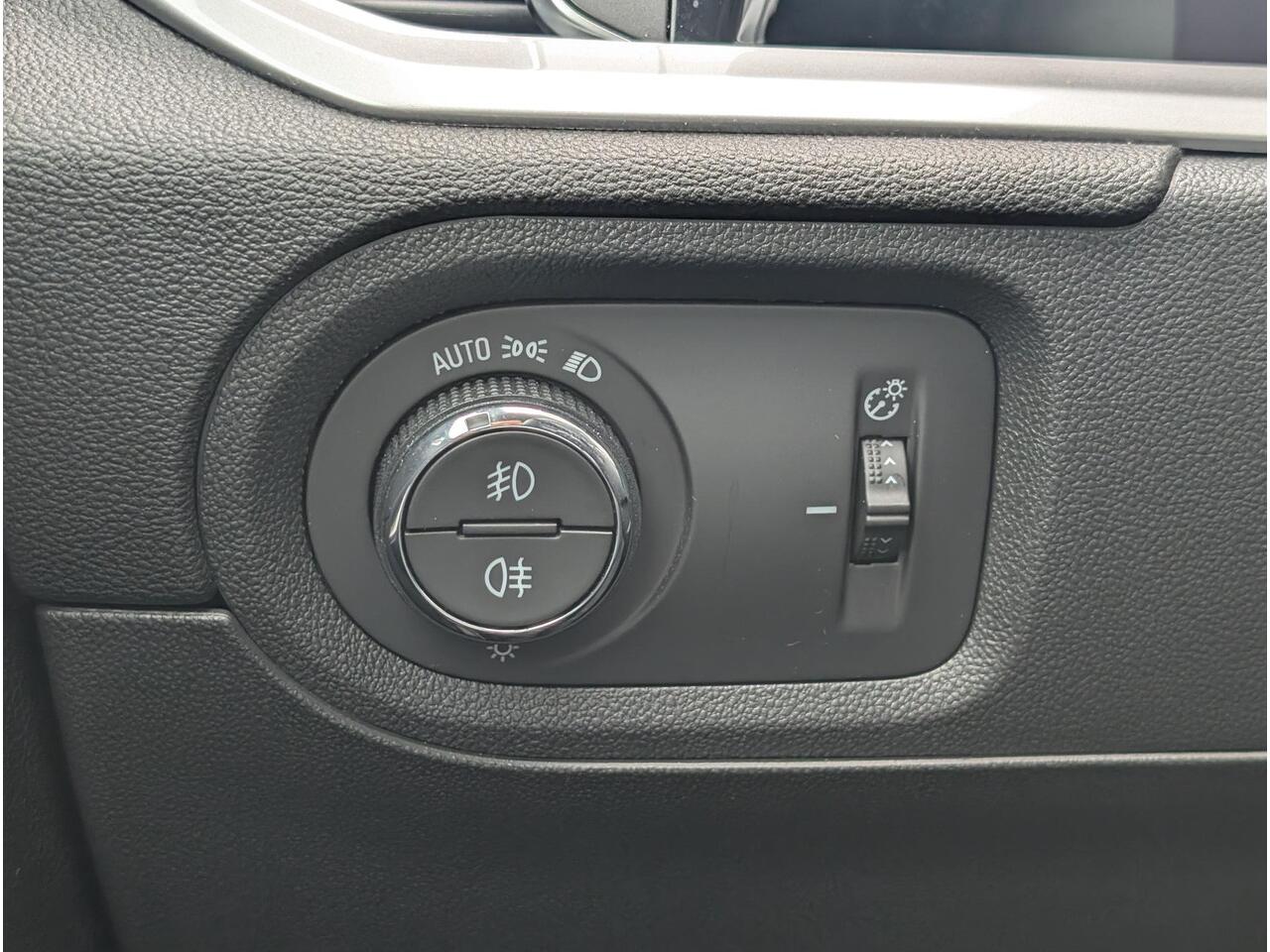 Opel Grandland Ultimate 1.6 PHEV 225pk Hybrid e-EAT8 | LEDEREN BEKLEDING | LED PIXEL | 360° CAMERA | KEYLESS | NAVI PRO |