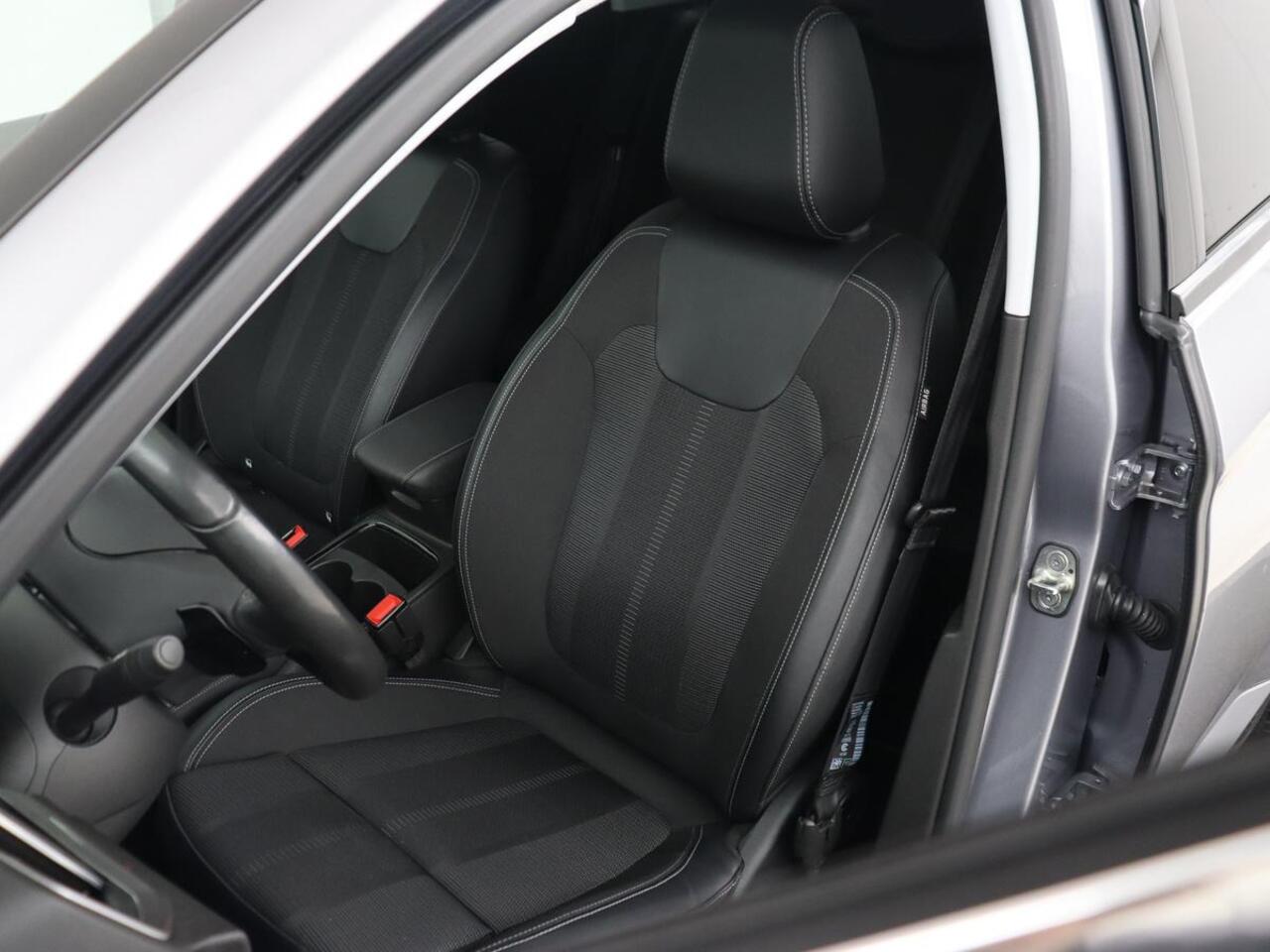 Opel Grandland 1.6 Turbo Plug-In Hybrid Level 3 | Trekhaak | Adaptive cruise | 360 Camera | Navigatie | Carplay | Stuurverwarming | Full LED | PHEV