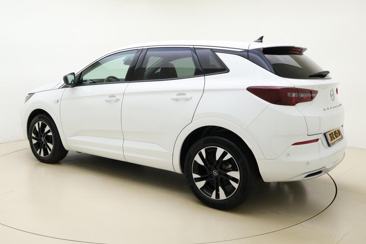 Opel Grandland 1.2 Turbo 130pk Automaat Business Elegance | Navigatie via APP | Climate control | Cruise control | Achteruitrijcamera | Parkeersensoren | DAB | LED koplampen | 18" Lichtmetalen velgen