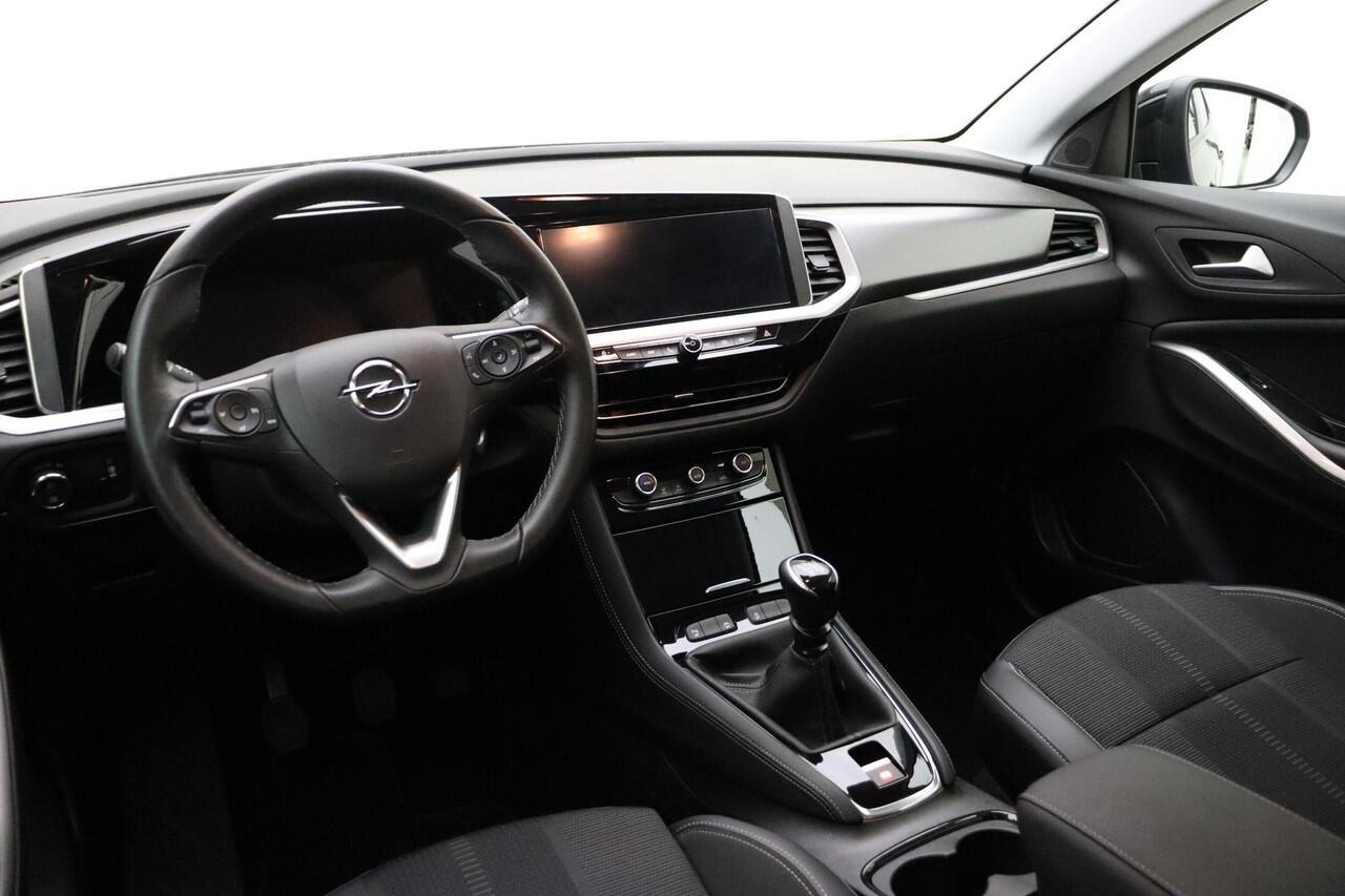 Opel Grandland 1.2 Turbo 130pk GS | Achteruitrijcamera | Climate control | Cruise control | LED verlichting | Navigatie | Privacy glass | Parkeersensoren
