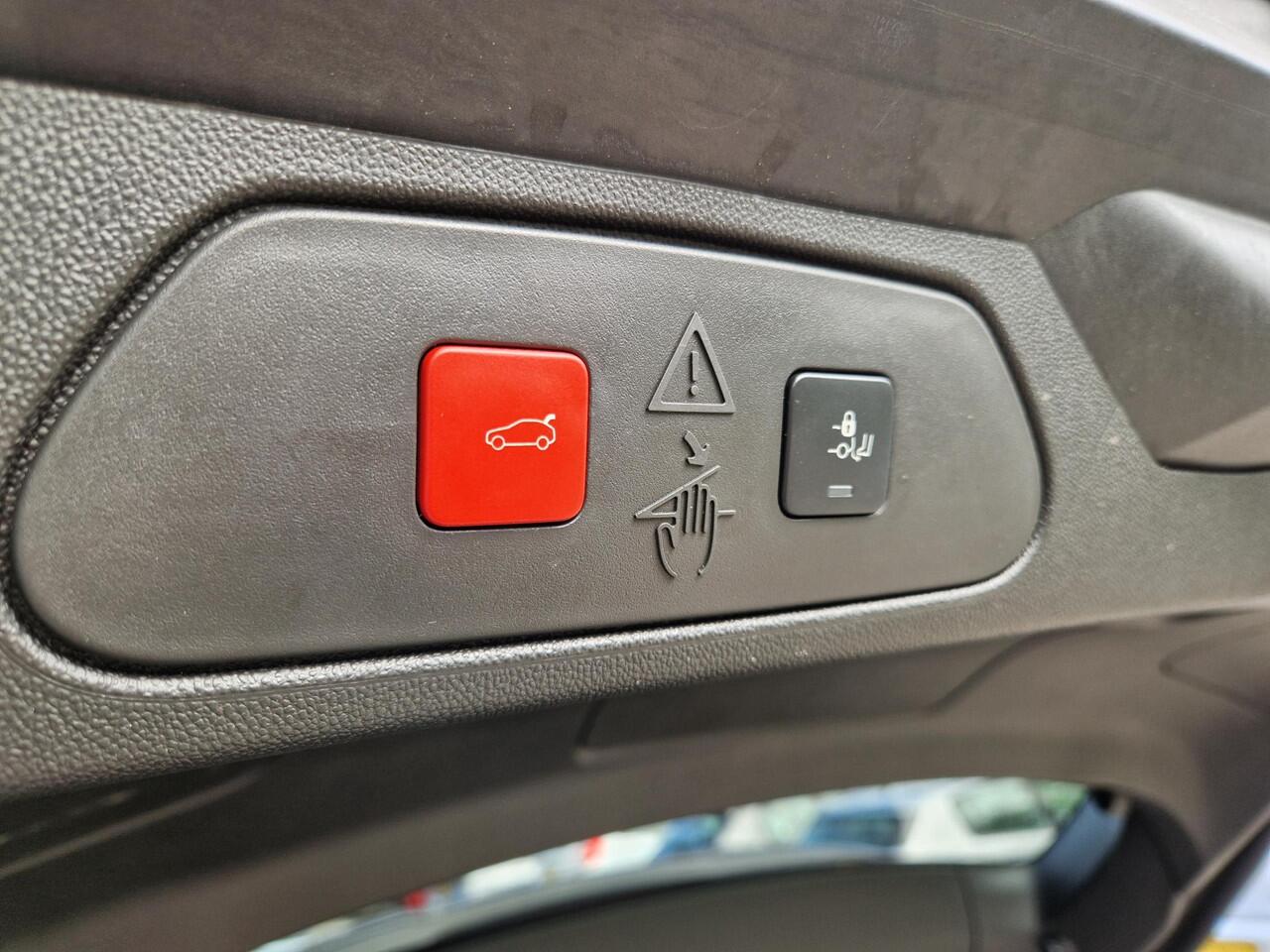 Opel Grandland 1.2 Turbo Ultimate | Navigatie | Climate & Cruise Control | Elektrische Achterklep | Stoel & Stuurverwarming |