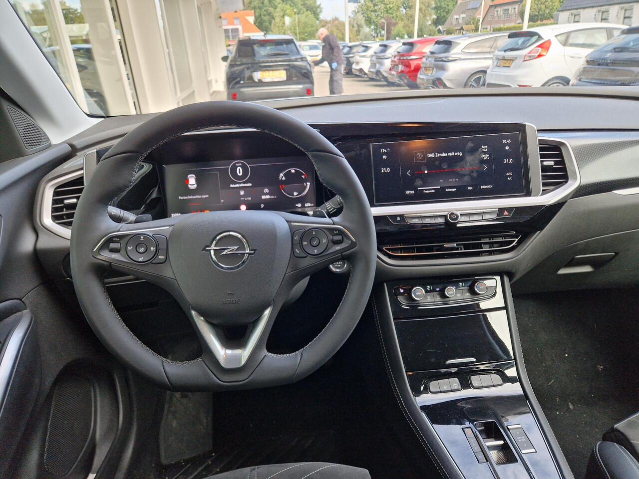 Opel Grandland 1.2 Turbo Ultimate | Navigatie | Climate & Cruise Control | Elektrische Achterklep | Stoel & Stuurverwarming |