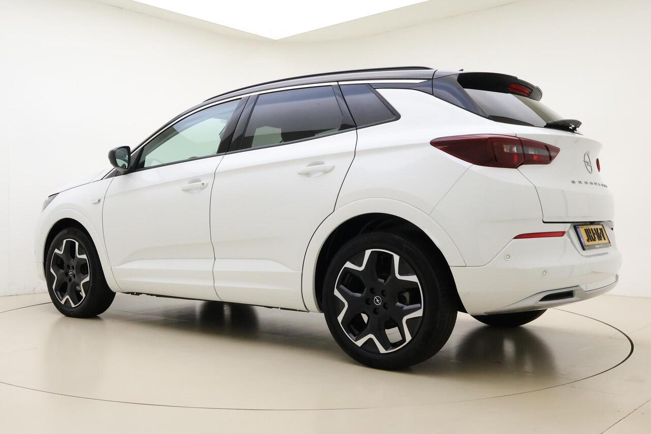 Opel Grandland 1.2 Turbo Ultimate |Automaat | Navigatie | Elektrische Achterklep | Stoelverwarming | Climate & Cruise Control | Zwart dak | Alcantara bekleding