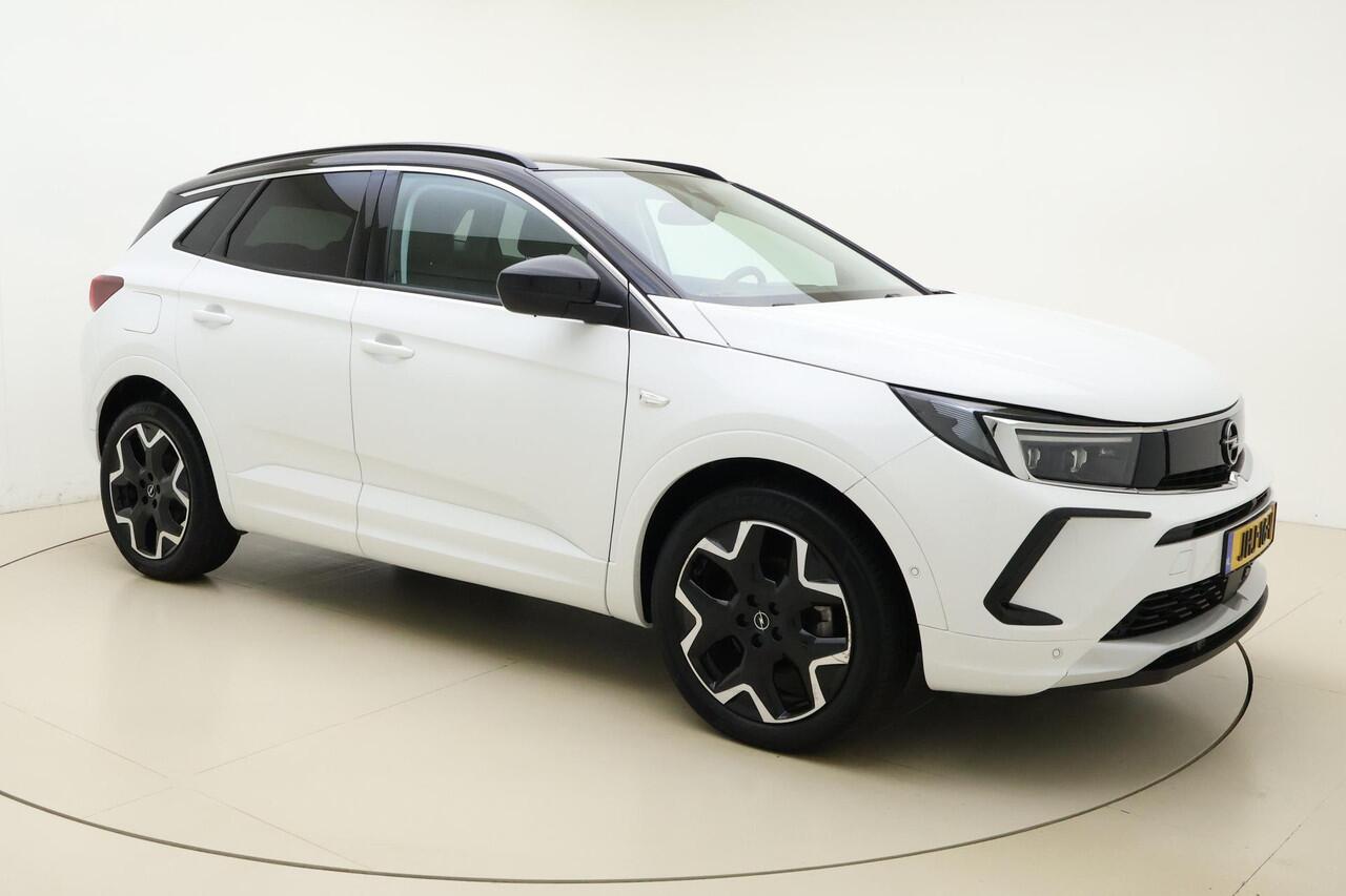 Opel Grandland 1.2 Turbo Ultimate |Automaat | Navigatie | Elektrische Achterklep | Stoelverwarming | Climate & Cruise Control | Zwart dak | Alcantara bekleding