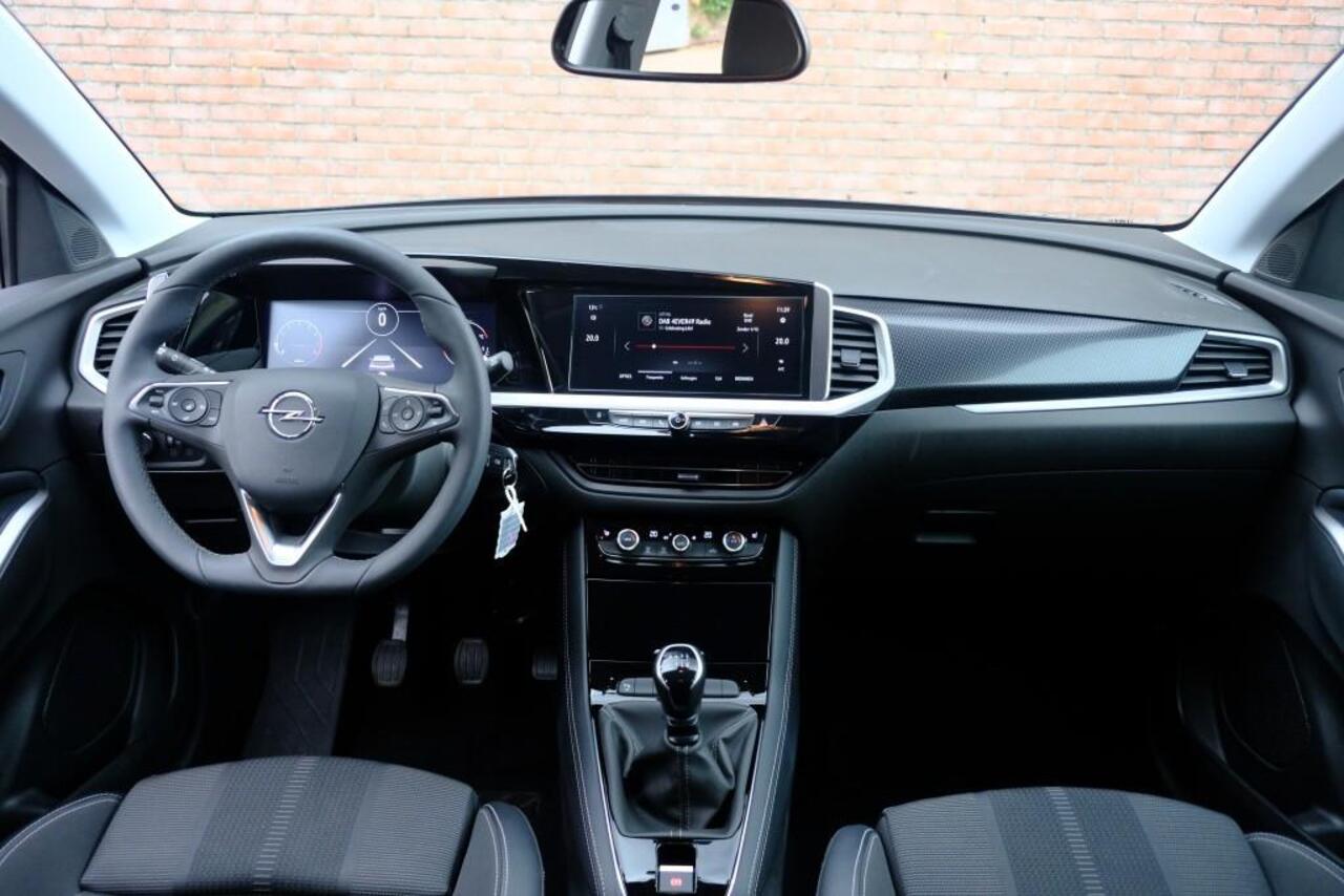 Opel Grandland 1.2 Turbo 130pk GS | Navi | App Connect | Climate | Cruise | Camera | Blind Spot | Winter Pakket