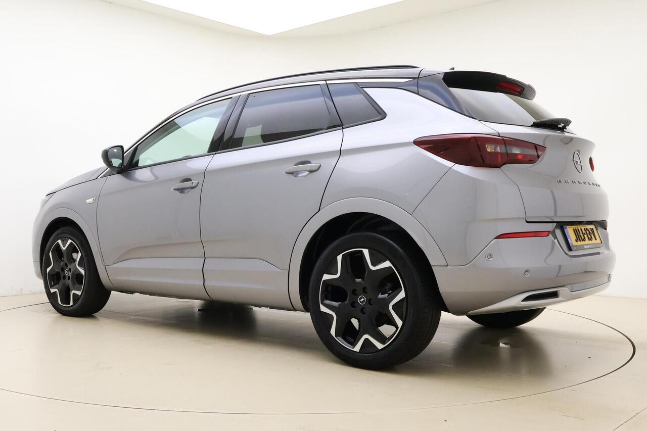 Opel Grandland 1.2 Turbo Ultimate Automaat | Navigatie | Elektrische achterklep | Stoelverwarming | Climate & Cruise Control | Alcantara bekleding | Zwart dak | Lichtmetalen velgen