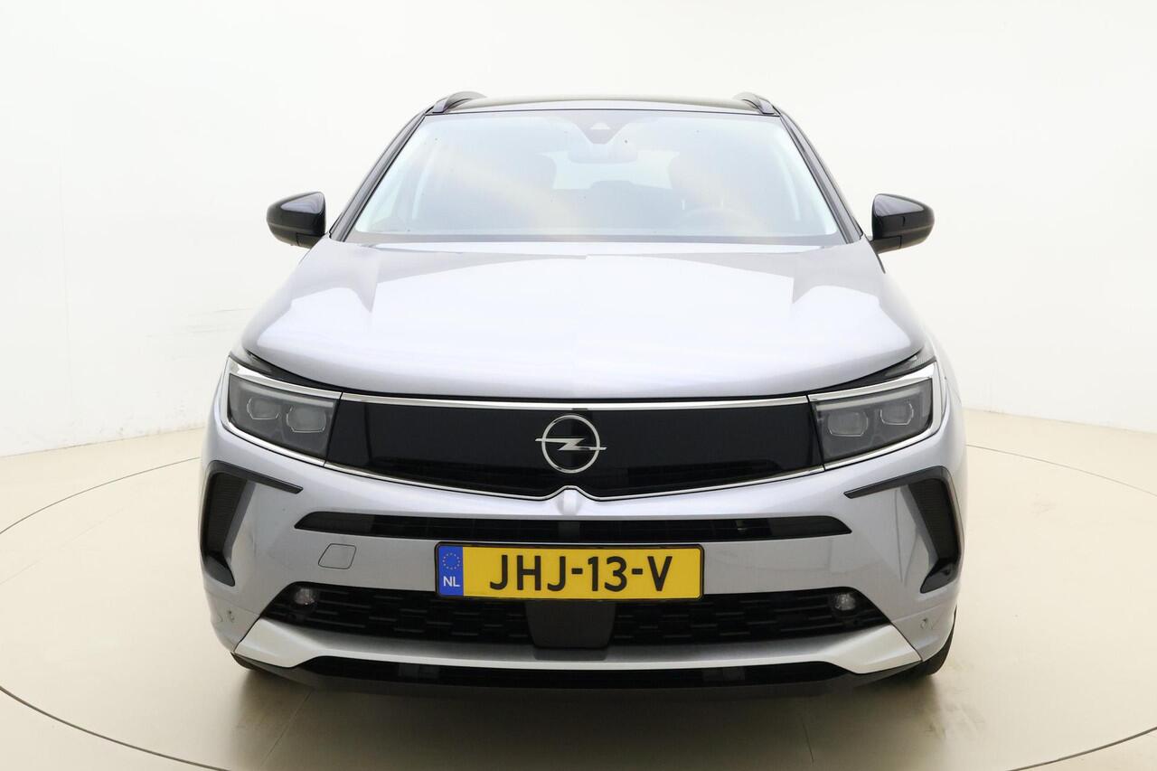 Opel Grandland 1.2 Turbo Ultimate Automaat | Navigatie | Elektrische achterklep | Stoelverwarming | Climate & Cruise Control | Alcantara bekleding | Zwart dak | Lichtmetalen velgen
