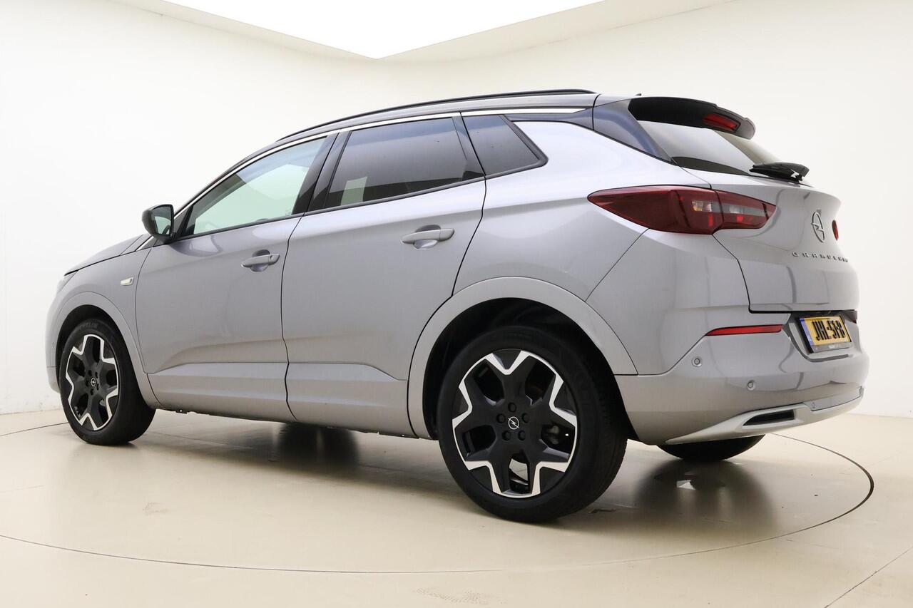 Opel Grandland 1.2 Turbo Ultimate Automaat | Navigatie | Elektrische achterklep | Stoelverwarming | Climate & Cruise Control | Alcantara bekleding | Zwart dak | Lichtmetalen velgen