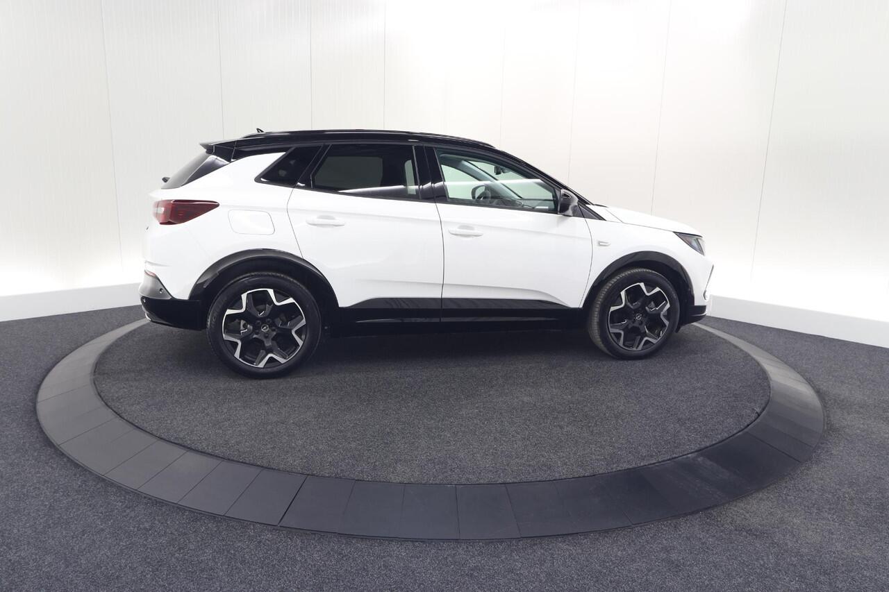 Opel Grandland Turbo 130 AT8 Ultimate | Camera | Adaptieve Cruise Control | Pack Winter | Elektronische Kofferklep