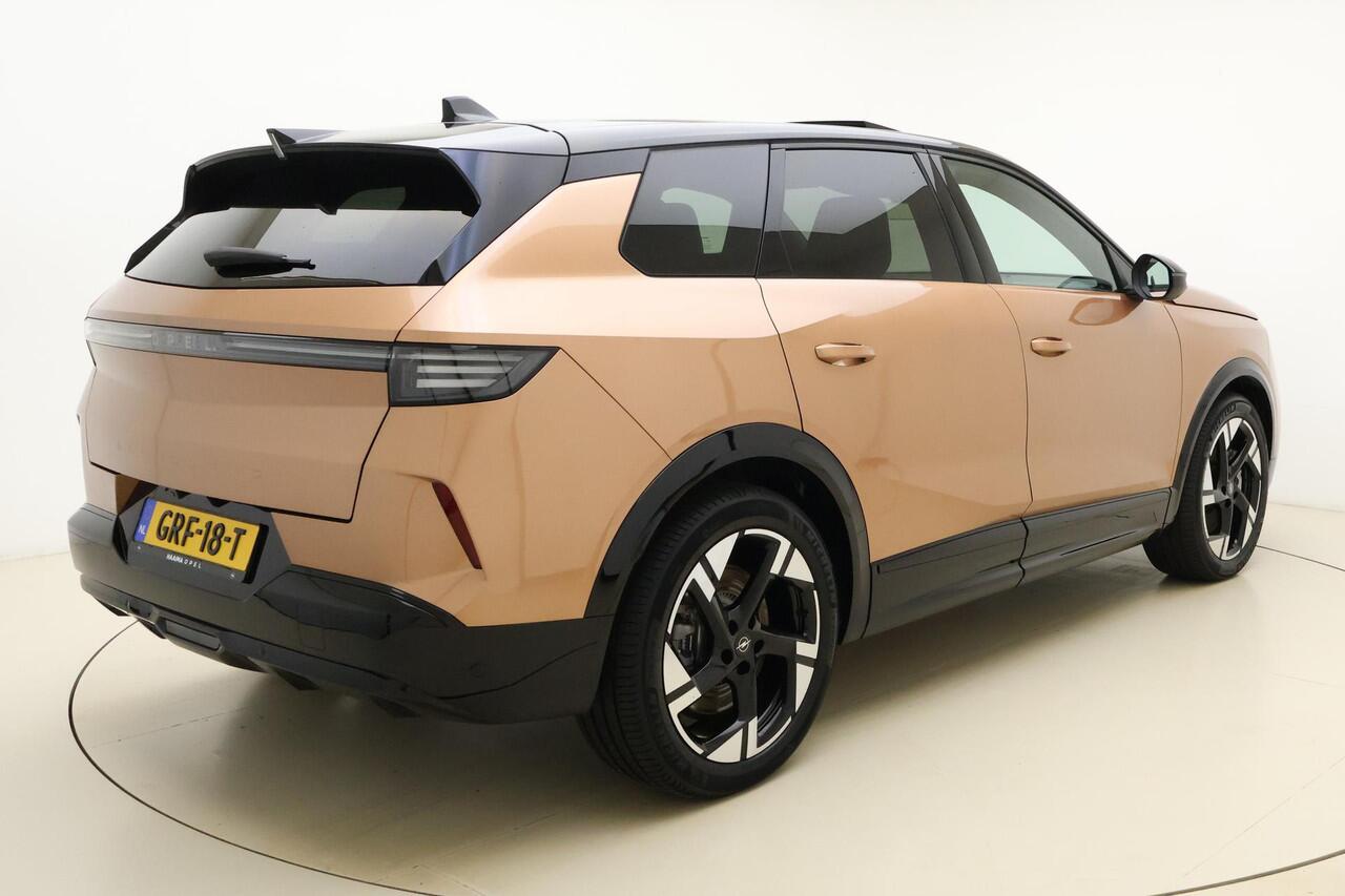 Opel Grandland Electric GS 73 kWh | Navigatie | Glazen schuif/kanteldak | AGR stoelen | Zwart dak | Keyless | Headup display | Stoel & Stuurverwarming | Matrix LED | Focal | Adapt. Cruise control | 20" Lichtmetalen velgen