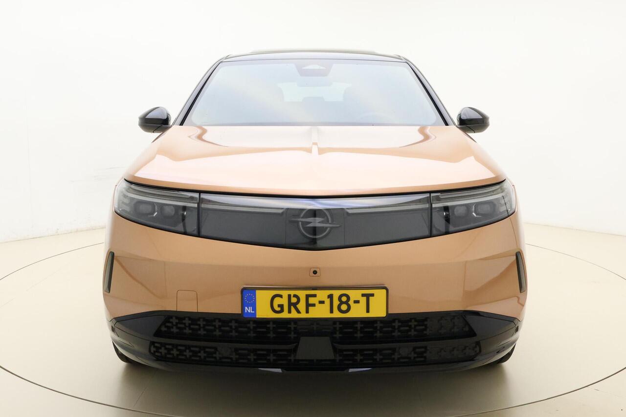 Opel Grandland Electric GS 73 kWh | Navigatie | Glazen schuif/kanteldak | AGR stoelen | Zwart dak | Keyless | Headup display | Stoel & Stuurverwarming | Matrix LED | Focal | Adapt. Cruise control | 20" Lichtmetalen velgen