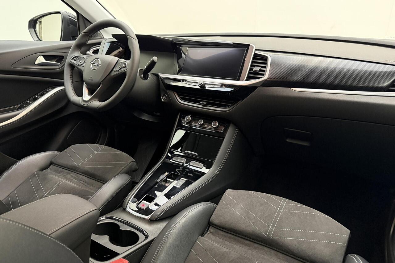 Opel Grandland 1.2 Turbo 130pk Automaat Ultimate | Navigatie | Climate & Cruise Control | Elektrische Achterklep | Stoel & Stuurverwarming |