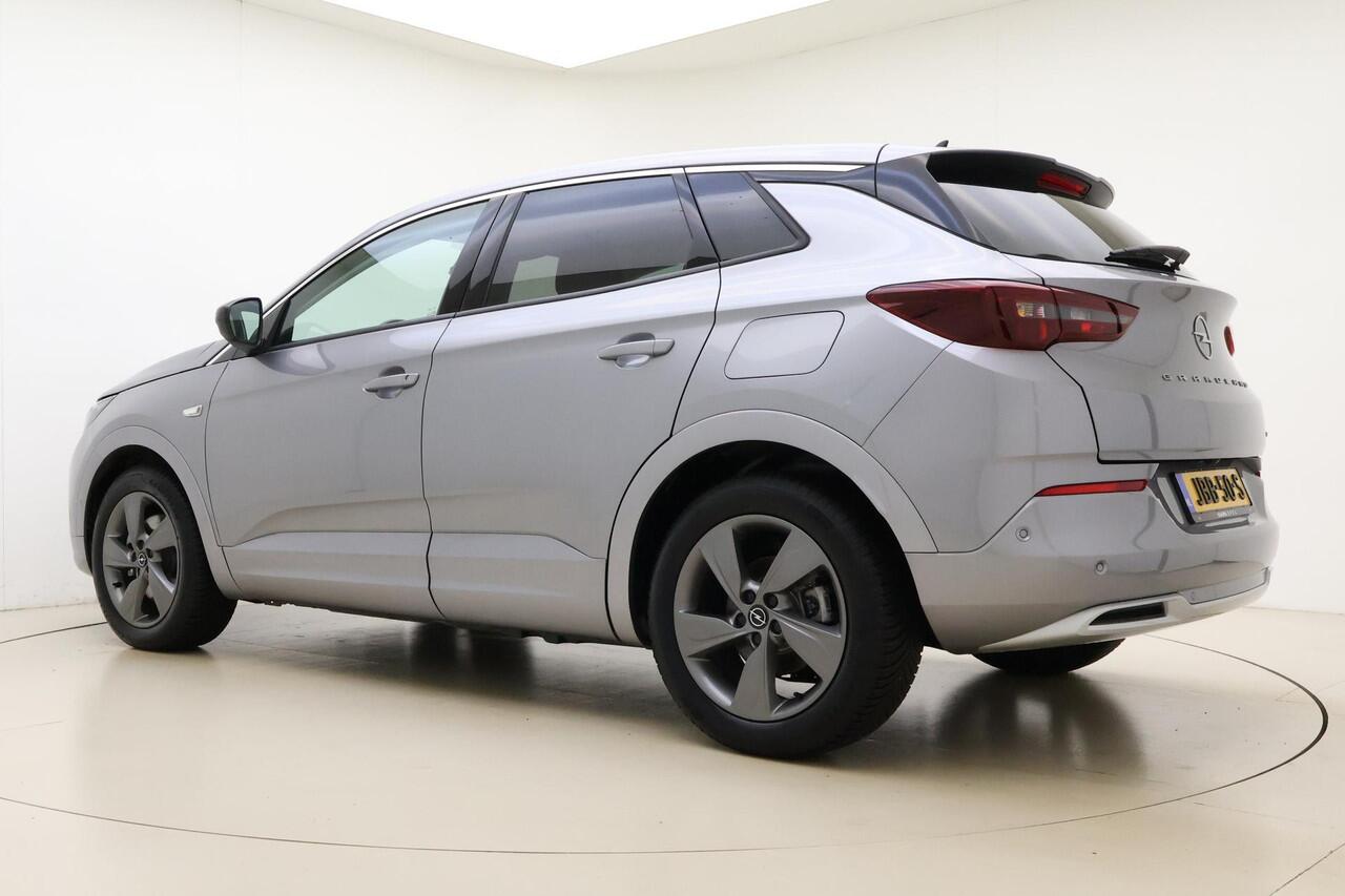 Opel Grandland 1.6 Turbo 225pk Automaat Plug-In Hybrid GS | Navigatie | Lederen bekleding | Stoelverwarming & ventilatie | Adapt. Cruise control | Camera | Keyless | Lichtmetalen velgen