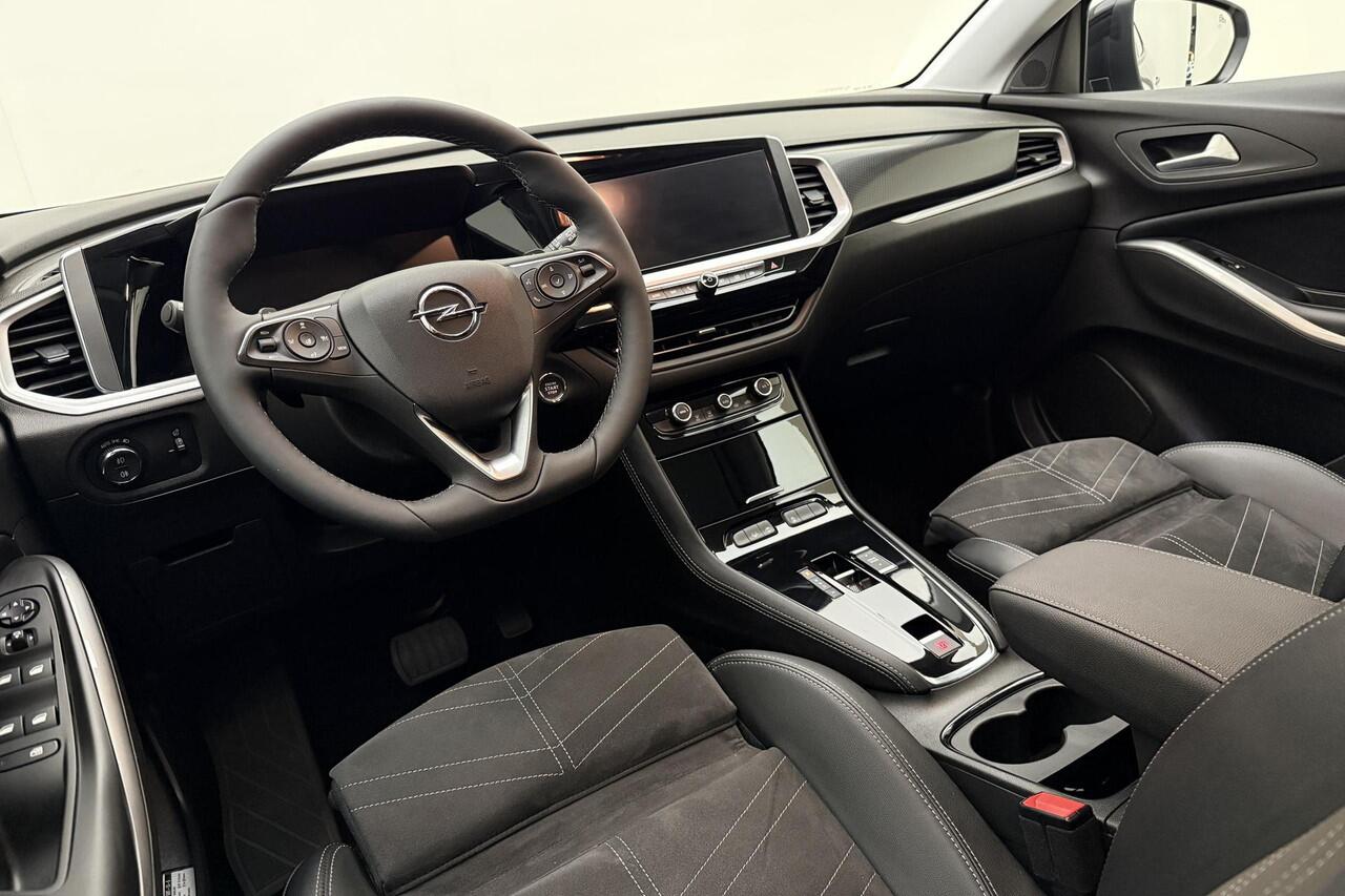 Opel Grandland 1.2 Turbo 145pk Automaat Hybrid GS | Alcantara | Navigatie | Elektrische achterklep | Matrix LED verlichting | Stoel- en stuurverwarming | Zwart dak