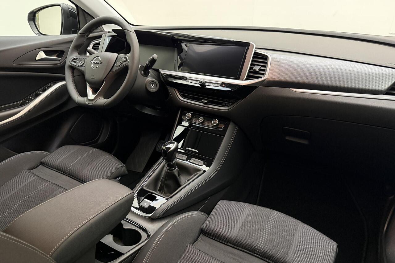 Opel Grandland 1.2 Turbo 130Pk GS Light | Climate control | Navigatie | AGR-Stoelen | Parkpilot | Led koplampen | Winter Pakket | LM-Velgen
