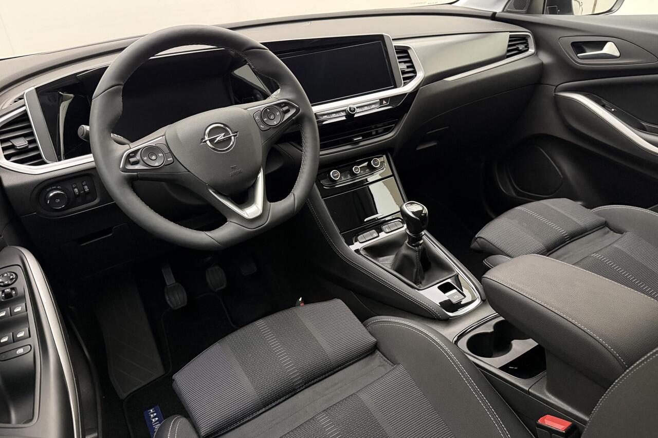 Opel Grandland 1.2 Turbo 130Pk GS Light | Climate control | Navigatie | AGR-Stoelen | Parkpilot | Led koplampen | Winter Pakket | LM-Velgen