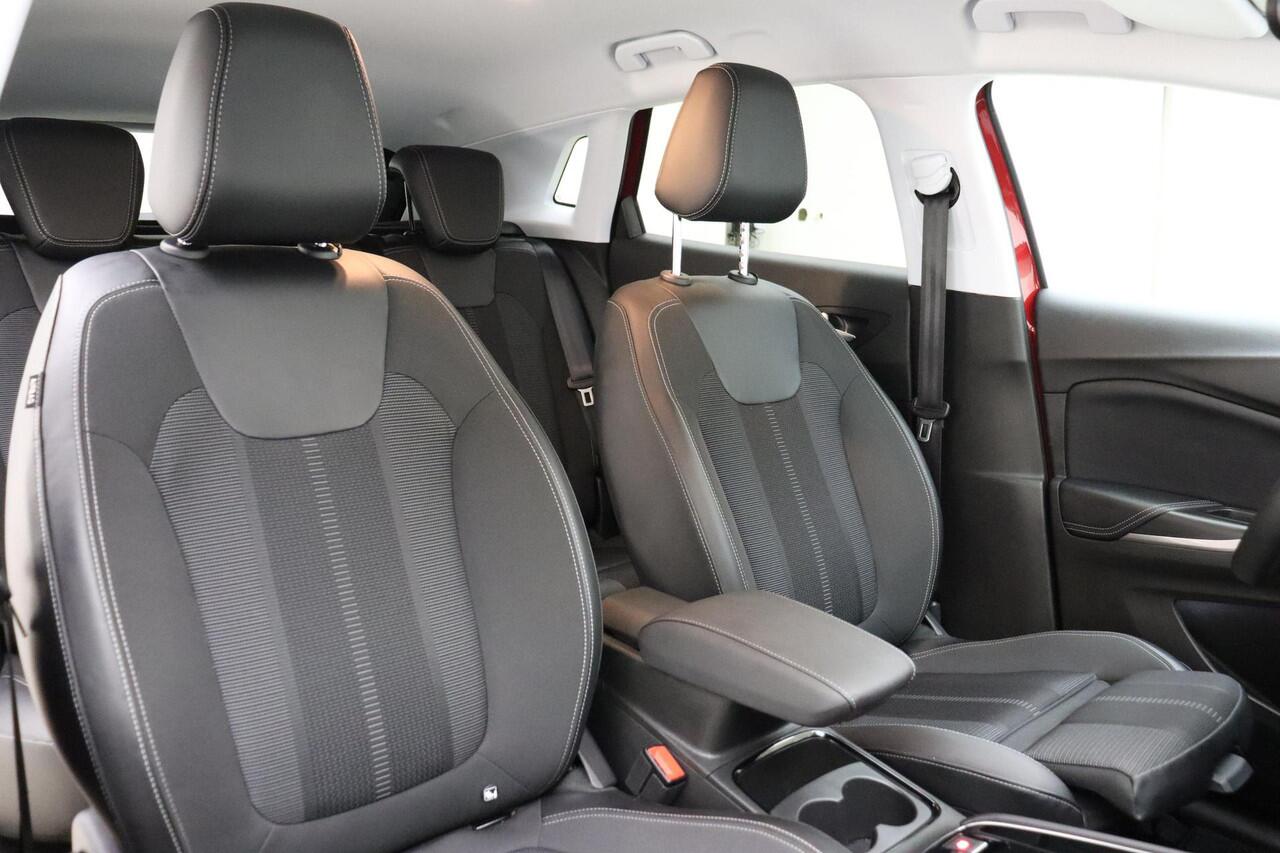 Opel Grandland 1.2 Turbo 130pk Automaat Level 3 | Adapt. Cruise control | Trekhaak | Elektrische achterklep | Climate control | Keyless | Camera | Verwarmd stuurwiel | LED verlichting | Lichtmetalen velgen | All-seasonbanden