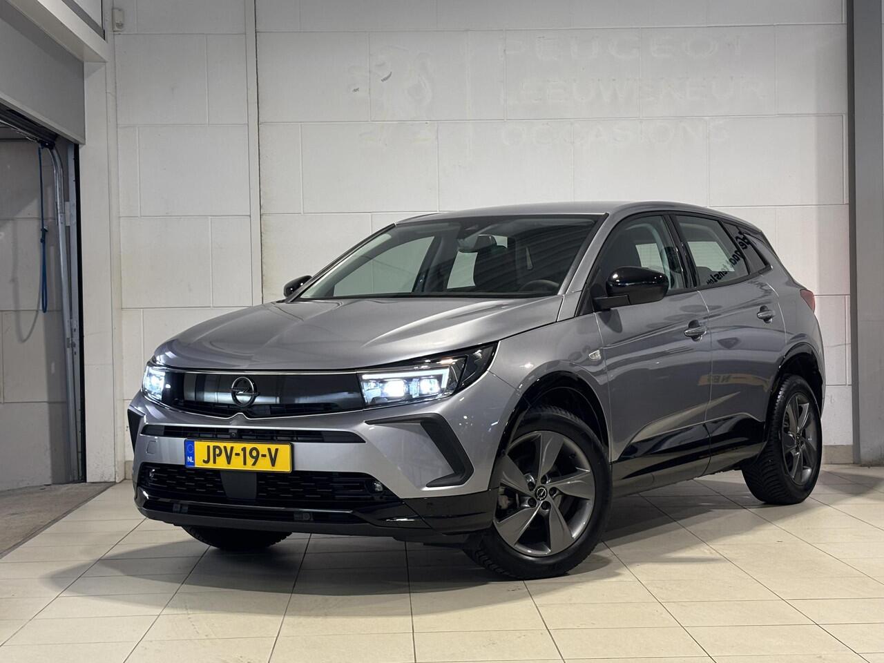 Opel Grandland GS 1.2 Turbo 130pk | LED PIXEL VERLICHTING | KEYLESS | ALL SEASON BANDEN | AGR-STOELEN | 360° CAMERA | STOEL + STUURVERW. | DODEHOEKBEW. | NAVI | ISOFIX |