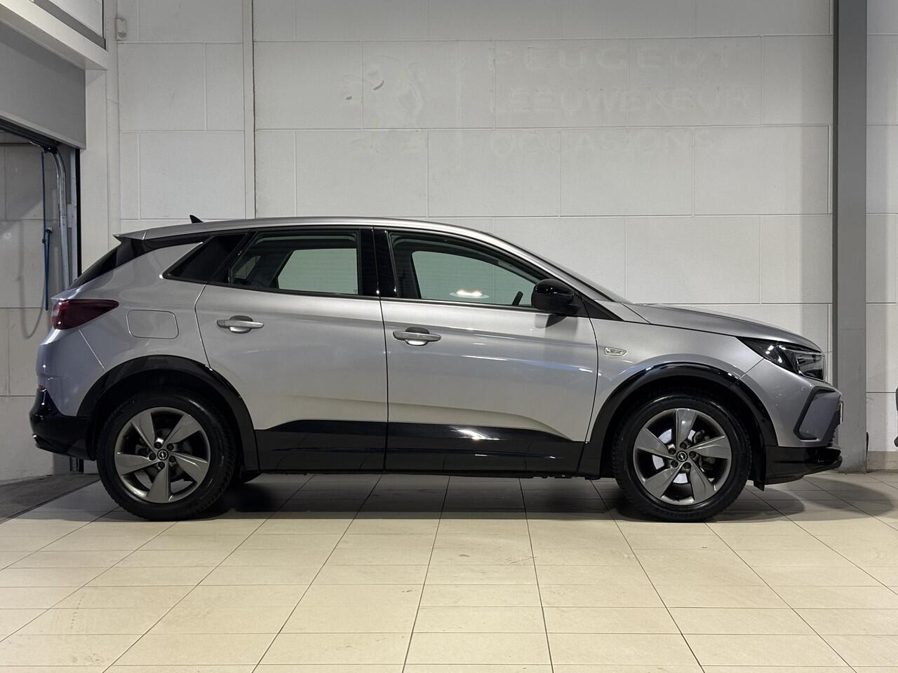 Opel Grandland GS 1.2 Turbo 130pk | LED PIXEL VERLICHTING | KEYLESS | ALL SEASON BANDEN | AGR-STOELEN | 360° CAMERA | STOEL + STUURVERW. | DODEHOEKBEW. | NAVI | ISOFIX |