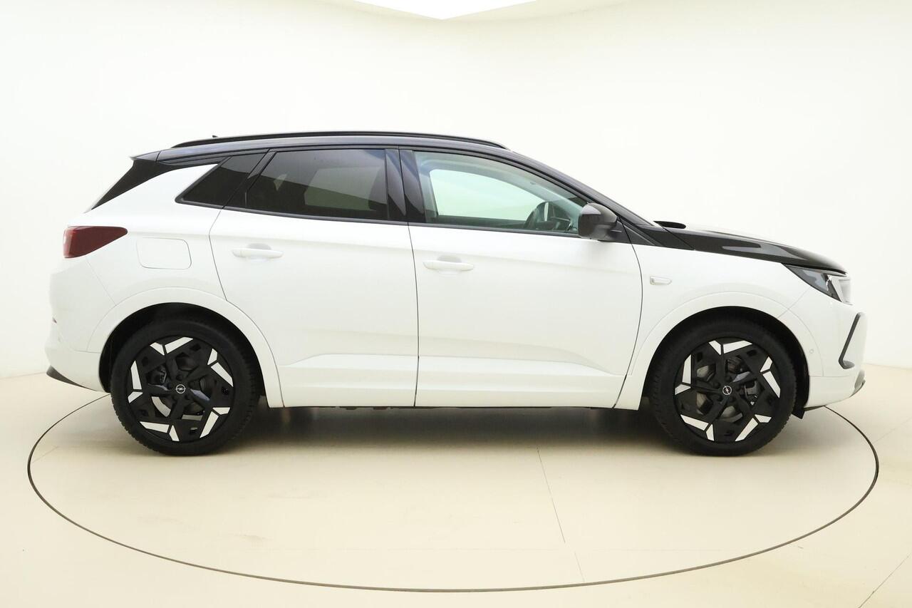 Opel Grandland 1.6 Turbo Plug-In Hybrid 300PK 4x4 GSe | Adaptive Cruise Control | 360° Camera | Stoelverwarming | Elektrische achterklep | Alcantara Bekleding | Camera | 19'' LM Velgen