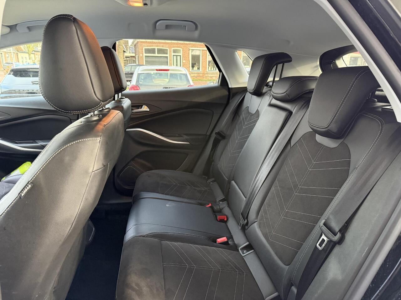 Opel Grandland 1.2 Turbo Ultimate | Climate & Cruise Control | Elektrische Achterklep | Stoelverwarming | Navigatie |