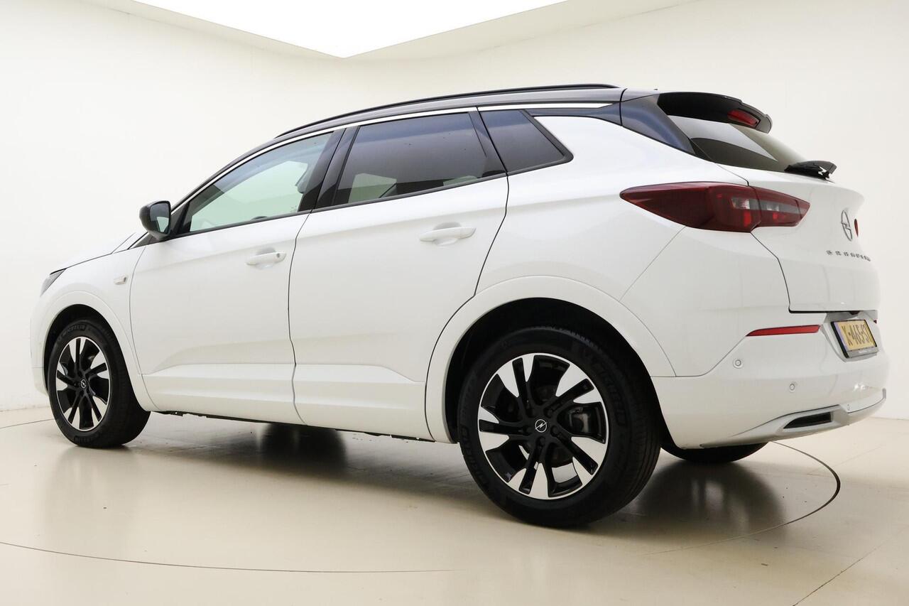Opel Grandland 1.2 Turbo 130pk GS | Navigatie | LED Matrix koplampen | Winterpakket | Zwart dak | Electrische achterklep | Climate control | Bi-Color Lichtmetalen velgen | Parkeer assistent