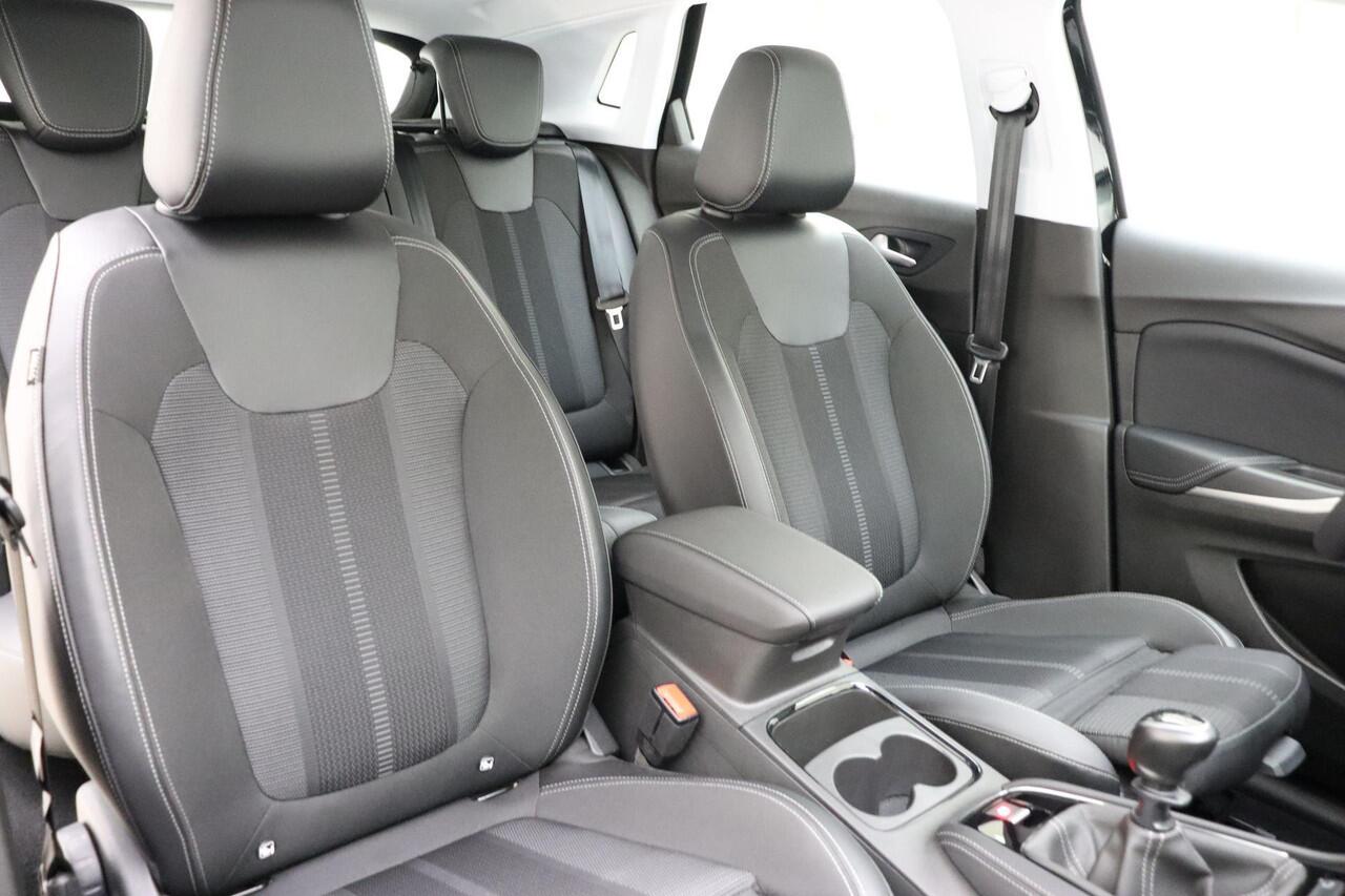 Opel Grandland 1.2 Turbo GS 130pk | Navigatie via APP | Climate Control | Stoel - Stuurverwarming | Parkeersensoren | Lichtmetalen Velgen | AGR Stoelen