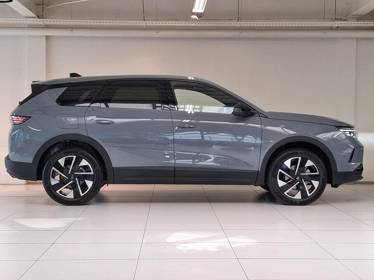 Opel Grandland 1.2 Turbo Hybrid Business Edition Automaat | Navigatie | Panoramisch Schuifdak | Head-Up Display | Elektrische Kofferklep | Focal Hi-Fi |