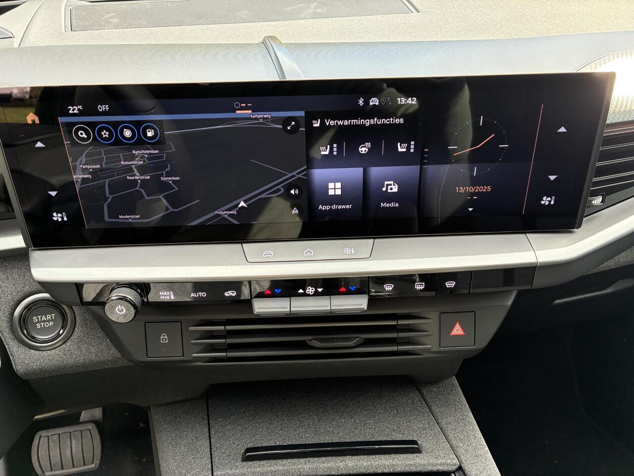 Opel Grandland 1.6 Turbo Plug-in-Hybrid GS | ECC | Panoramisch glazen schuifdak | Comfort Plus Pakket | Technologie Plus Pakket | 7,4Kw Boordlader | 20" LM-Velgen