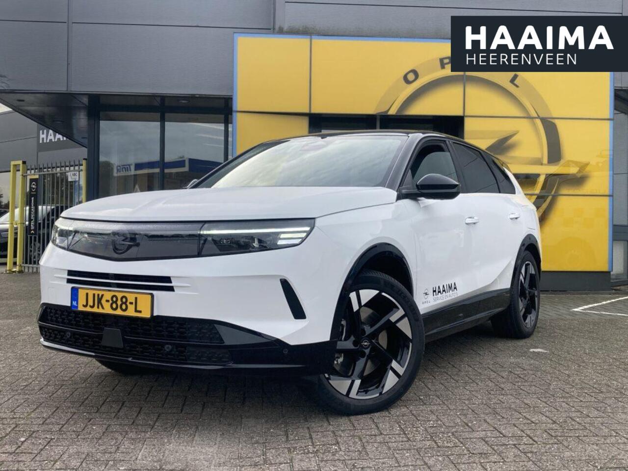 Opel Grandland 1.6 Turbo 195pk Plug-in-Hybrid Automaat GS | Panoramadak | 20" lichtmetalen velgen | Trekhaak | Headup display | Navigatie | Adapt. Cruise control | LED Matrix verlichting