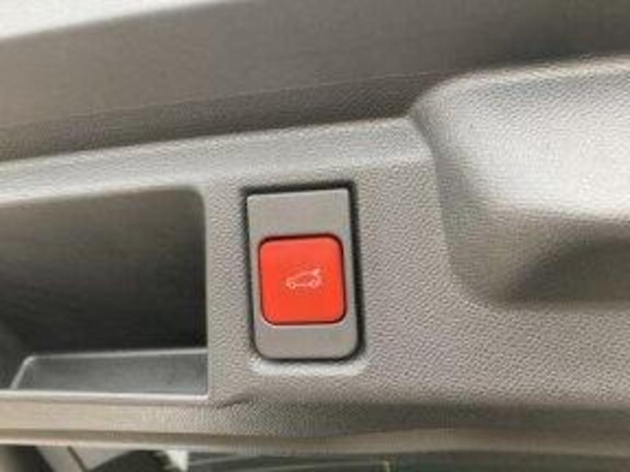 Opel Grandland 1.6 Turbo 195pk Plug-in-Hybrid Automaat GS | Panoramadak | 20" lichtmetalen velgen | Trekhaak | Headup display | Navigatie | Adapt. Cruise control | LED Matrix verlichting