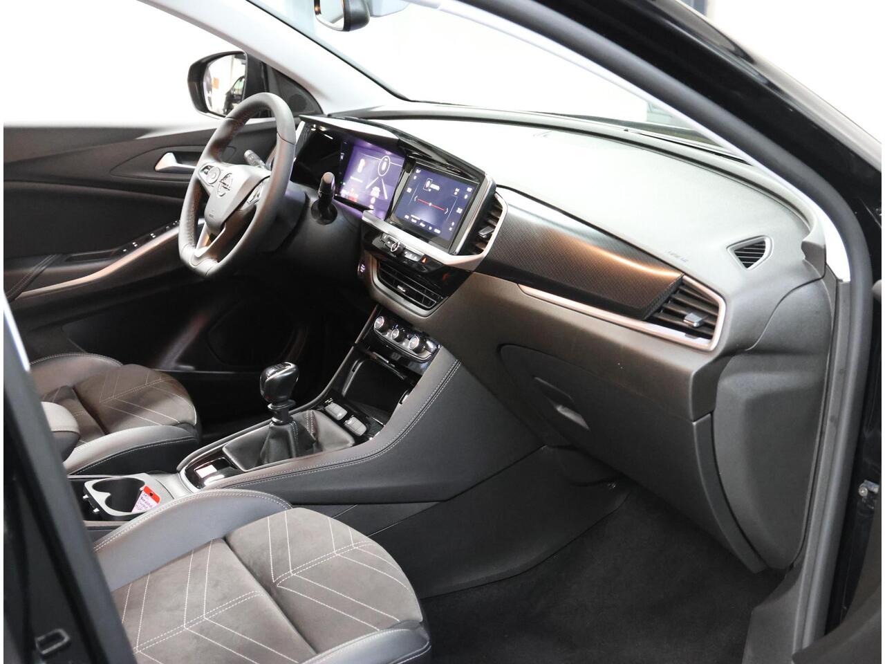 Opel Grandland 1.2 130PK Turbo GS | 1ste eigenaar | AppleCarPlay/AndroidAuto | Alcantara/LEER | Climate Control | Cruise Control | Navigatie | 360'Camera | AGR-stoelen | Keyless Entry/Start | LED Koplampen | Privacy Glass | Electrische achterklep | Isofix | Armsteun |